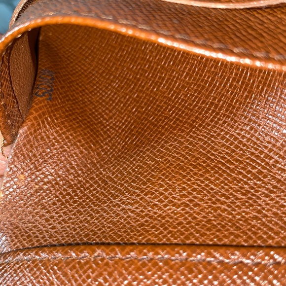 Authentic Louis Vuitton Monogram Elise Wallet - Picture 10 of 16